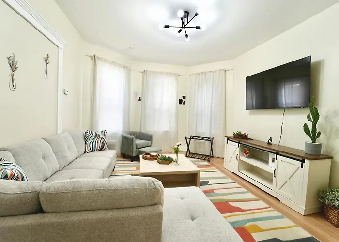 Cozy 4Bd2Ba Near Boston-Encore-T-Station And Diners